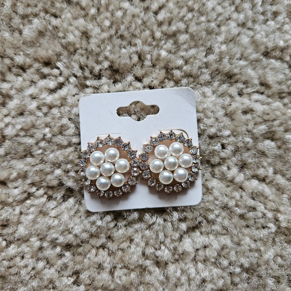 Faux Pearl & Rhinestone Round Flower Large Stud Earrings